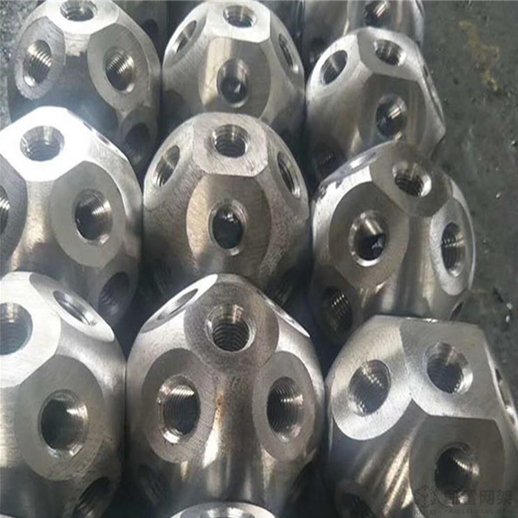 东丽螺栓球网架加工安装方法